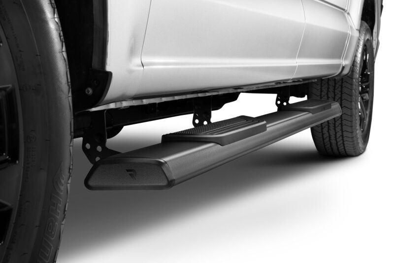 RealTruck 15-26 Ford F150 / 17-26 Ford F250/F350 SD Crew Cab Traxio 4in Nerf Bars - Textured Black