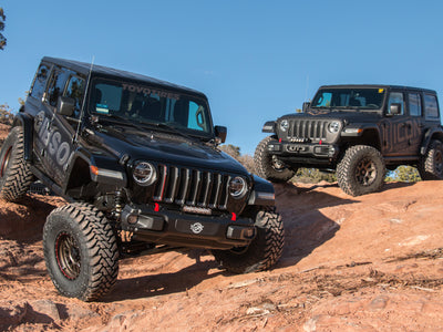 ICON 2018+ Jeep Wrangler JL 2.5in Stage 3 Suspension System on off-road terrain for DTX Performance.