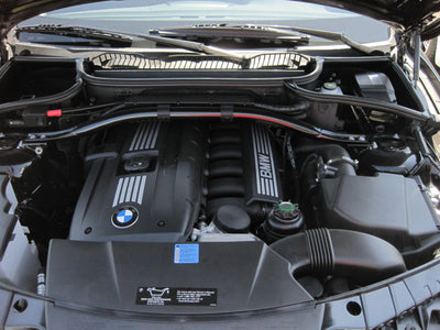 K&N 07 BMW Z4 3.0L-L6 Drop In Air Filter in engine bay, performance car parts, enhance engine performance for BMW Z4