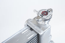 Load image into Gallery viewer, Photo - Close Up