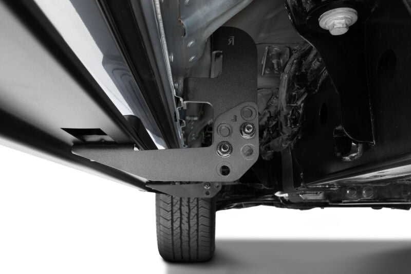 RealTruck 15-26 Ford F150 Super Crew / 17-26 F250/F350 SD Super Cab Traxio 4in Nerf Bars - Tex. Blk