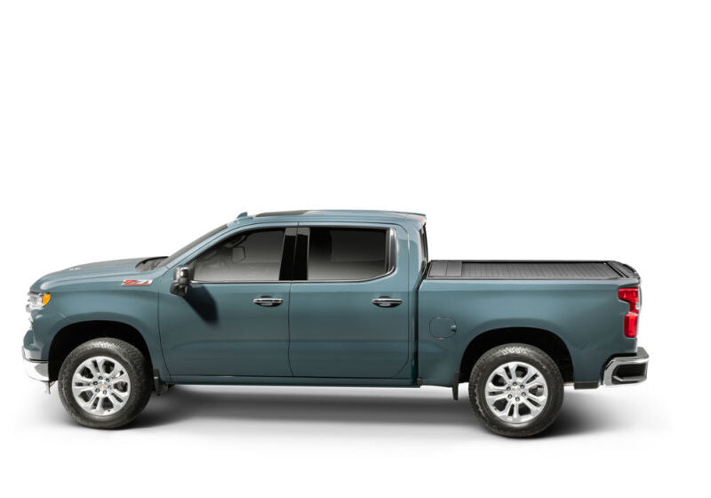 RealTruck 2019-2026 Chevy/GMC Silverado/Sierra 6ft 7in FlushFit Electric Retractable Cover