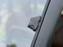 Load image into Gallery viewer, Seizmik 25+ CF Moto U10/ 10 XL Pro Toolless Windshield - Hardcoated close-up