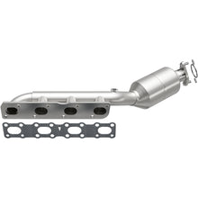 Load image into Gallery viewer, MagnaFlow Direct-Fit SS Catalytic Converter 04-06 Nissan Titan 5.6L V8 (California) - DTX Performance