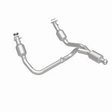 Load image into Gallery viewer, Magnaflow 14-15 Chevrolet Silverado 1500 5.3L Direct-Fit Catalytic Converter - DTX Performance