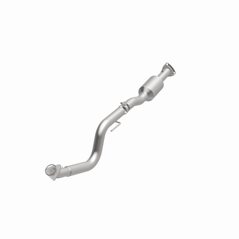 MagnaFlow 2009 Chevrolet Express 4500 V8 6.0L Right Underbody Catalytic Converter - DTX Performance