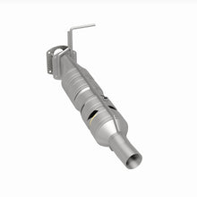 Load image into Gallery viewer, MagnaFlow 09-17 Ford F53 V10 6.8L Underbody Direct Fit Catalytic Converter - DTX Performance