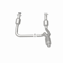 Load image into Gallery viewer, Magnaflow 14-15 Chevrolet Silverado 1500 5.3L Direct-Fit Catalytic Converter - DTX Performance