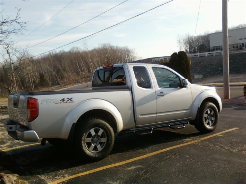 N-Fab Nerf Step 05-14 Nissan Frontier Ext. Cab 5.5ft Bed - Gloss Black - Cab Length - 2in - DTX Performance