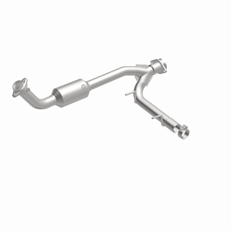 MagnaFlow Conv Direct Fit 05-06 Lincoln Navigator 5.4L w/ 3in Main Piping - DTX Performance