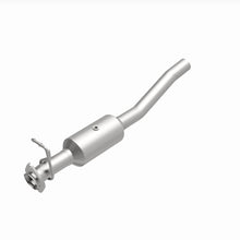 Load image into Gallery viewer, MagnaFlow 16-19 Ford F-53 V10 6.8L Underbody Direct-Fit Catalytic Converter - DTX Performance