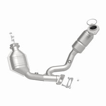 Load image into Gallery viewer, MagnaFlow Conv DF 00-03 Ford Taurus 3.0 Front - DTX Performance