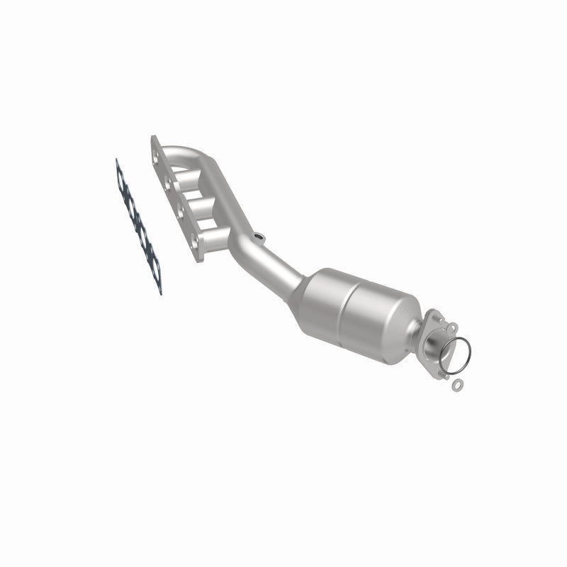 MagnaFlow Direct-Fit SS Catalytic Converter 04-06 Nissan Titan 5.6L V8 (California) - DTX Performance