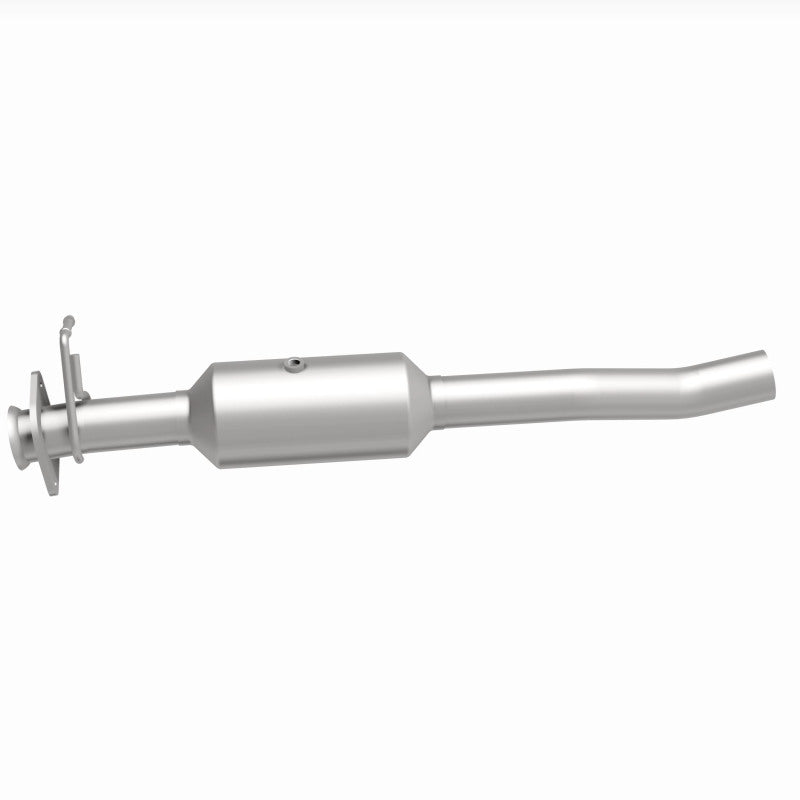 MagnaFlow 16-19 Ford F-650 V10 6.8L Underbody Direct Fit Catalytic Converter - DTX Performance