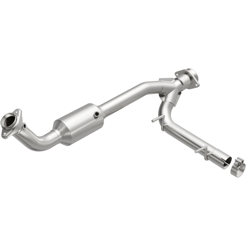 MagnaFlow Conv Direct Fit 05-06 Lincoln Navigator 5.4L w/ 3in Main Piping - DTX Performance