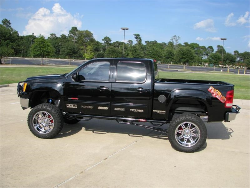 N-Fab Nerf Step 07-13 Chevy-GMC 1500 Crew Cab 5.7ft Bed - Gloss Black - Bed Access - 3in - DTX Performance