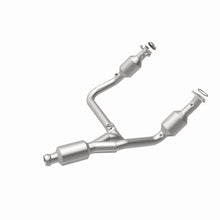 Load image into Gallery viewer, Magnaflow 14-15 Chevrolet Silverado 1500 5.3L Direct-Fit Catalytic Converter - DTX Performance