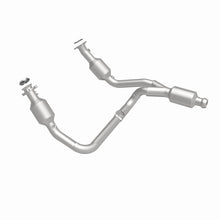 Load image into Gallery viewer, Magnaflow 14-15 Chevrolet Silverado 1500 5.3L Direct-Fit Catalytic Converter - DTX Performance