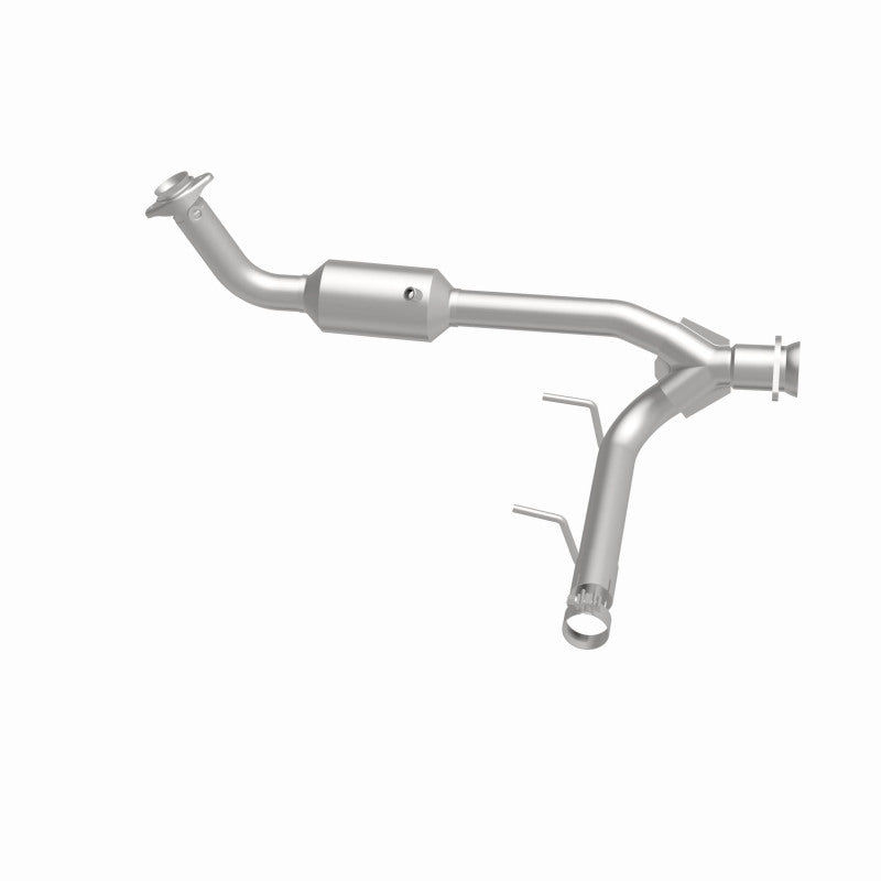 MagnaFlow Conv Direct Fit 05-06 Lincoln Navigator 5.4L w/ 3in Main Piping - DTX Performance