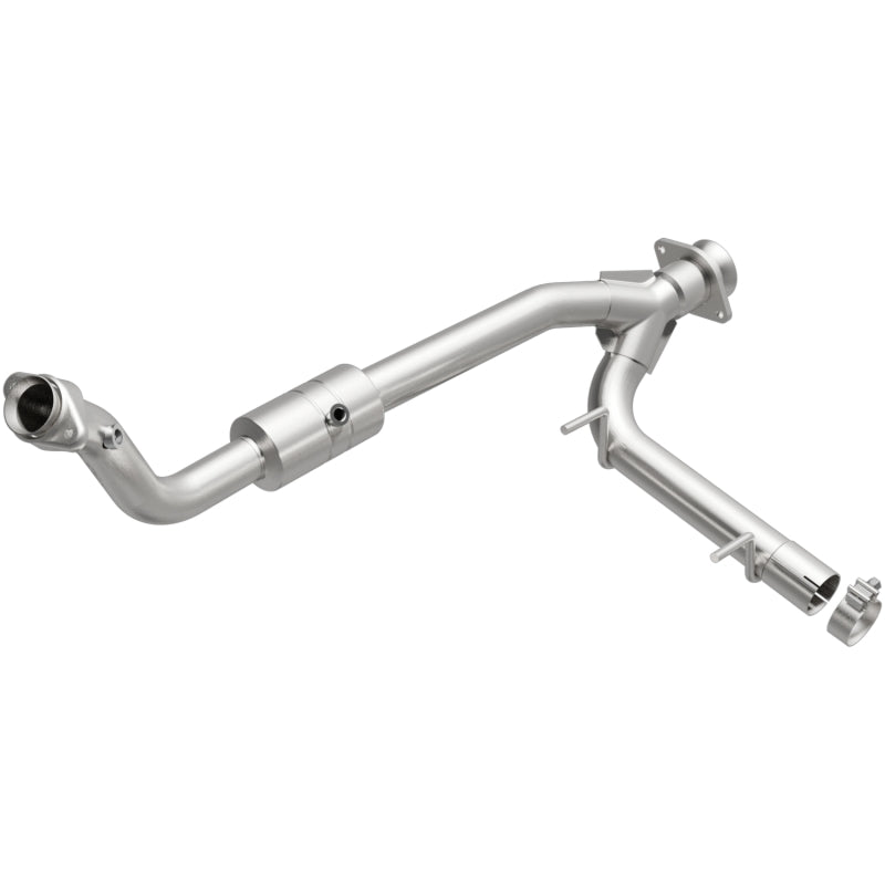 MagnaFlow Conv Direct Fit 05-06 Lincoln Navigator 5.4L w/ 3in Main Piping - DTX Performance