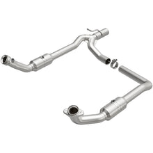 Load image into Gallery viewer, Magnaflow Conv DF 2009-2012 E-150 5.4 L Underbody - DTX Performance