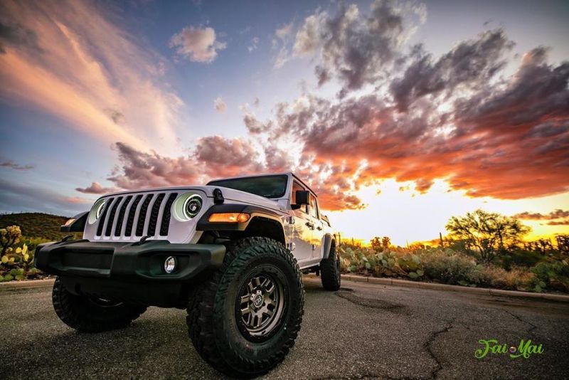 Oracle Oculus Bi-LED Projector Headlights for Jeep JL/Gladiator JT - Satin Silver - 5500K - DTX Performance