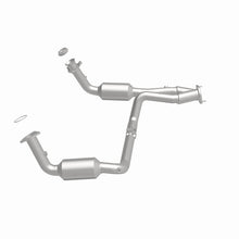 Load image into Gallery viewer, MagnaFlow Conv Direct Fit OEM 2005 GMC Sierra/Chevrolet Silverado 1500/Cadillac Escalade Underbody - DTX Performance