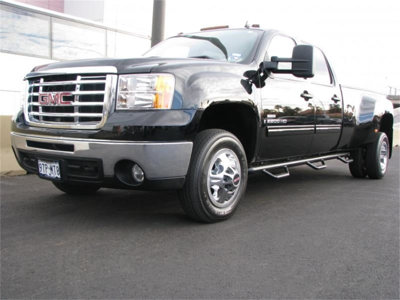 N-Fab Nerf Step 07-10 Chevy-GMC 2500/3500 Crew Cab 8ft Bed - Gloss Black - Bed Access - 3in - DTX Performance