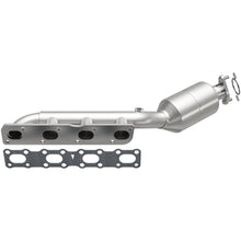 Load image into Gallery viewer, MagnaFlow Direct-Fit SS Catalytic Converter 04-06 Nissan Titan 5.6L V8 (California) - DTX Performance