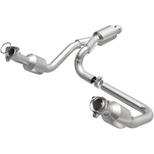 Load image into Gallery viewer, Magnaflow 14-15 Chevrolet Silverado 1500 5.3L Direct-Fit Catalytic Converter - DTX Performance