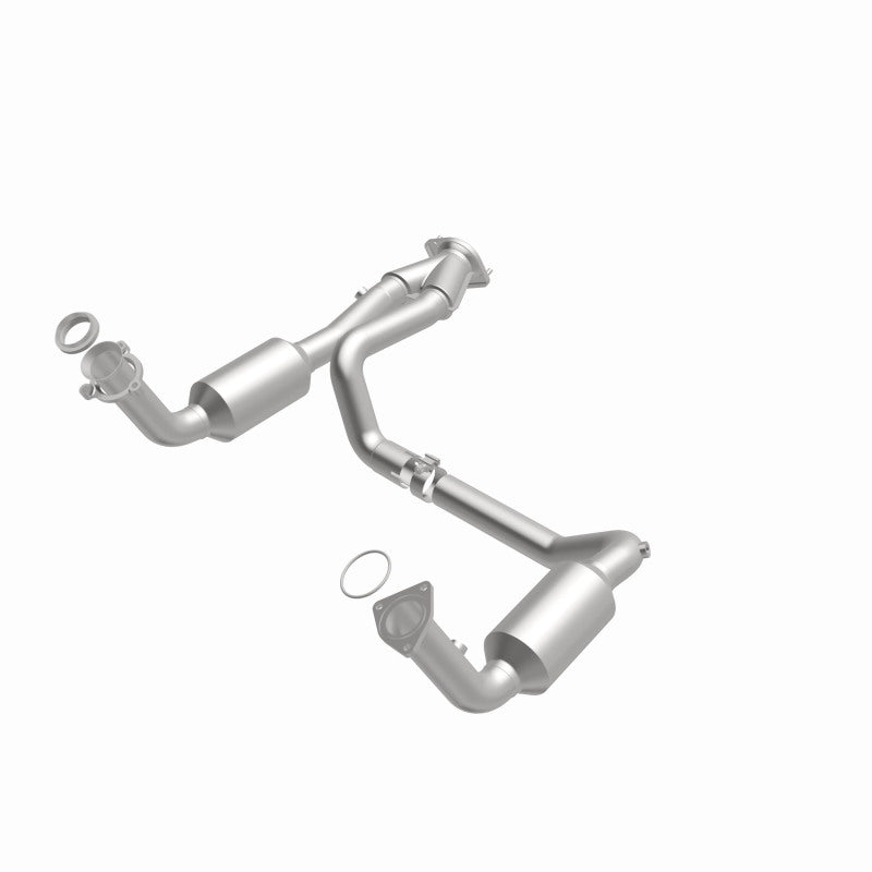 MagnaFlow Conv Direct Fit OEM 2005 GMC Sierra/Chevrolet Silverado 1500/Cadillac Escalade Underbody - DTX Performance