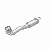 Load image into Gallery viewer, MagnaFlow 10-11 Honda CR-V California Catalytic Converter Direct Fit - DTX Performance