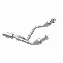 Load image into Gallery viewer, Magnaflow 14-15 Chevrolet Silverado 1500 5.3L Direct-Fit Catalytic Converter - DTX Performance