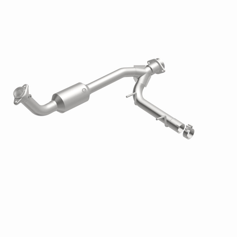 MagnaFlow Conv Direct Fit 05-06 Lincoln Navigator 5.4L w/ 3in Main Piping - DTX Performance