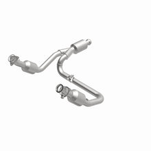 Load image into Gallery viewer, Magnaflow 14-15 Chevrolet Silverado 1500 5.3L Direct-Fit Catalytic Converter - DTX Performance