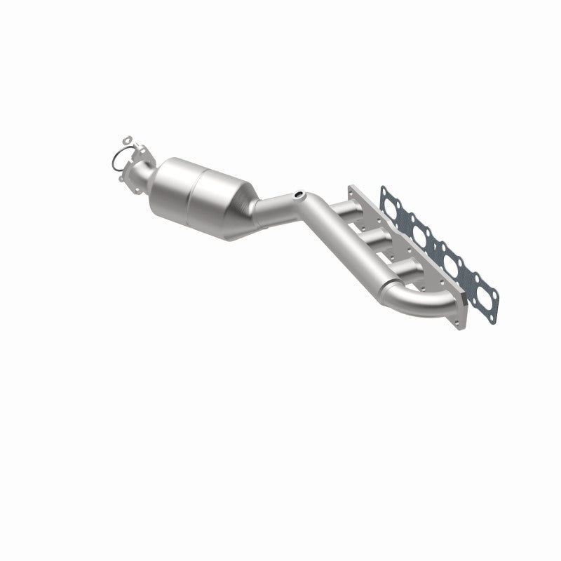 MagnaFlow Direct-Fit SS Catalytic Converter 04-06 Nissan Titan 5.6L V8 (California) - DTX Performance